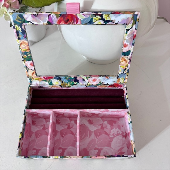 Jewelry storage box - Picture 7 of 8